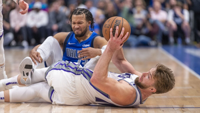 利兹联与31岁前锋班福德解约，效力7年进60球两夺英冠