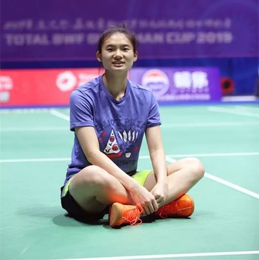 我国两名武术选手 男女刀棍术项目添两金一银